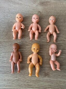 hračky staré hračky panenky miminko malé hračky retro