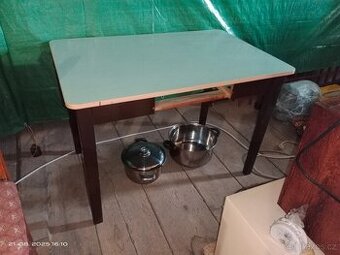 Retro jídelní stůl