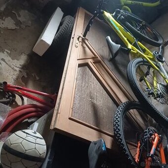 Prodam dvere z masivu