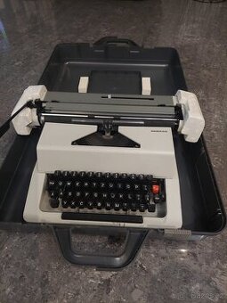 Mechanický psací stroj REMAGG
