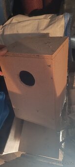 Budka typu L  pro amazonky, Alexandry  a pod.