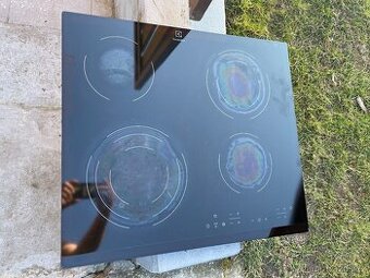Sklokeramická varná deska Electrolux