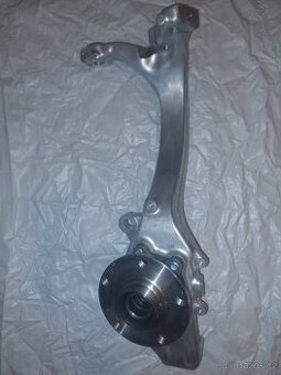 Audi A6 C6 4F pravá těhlice s nábojem nový original