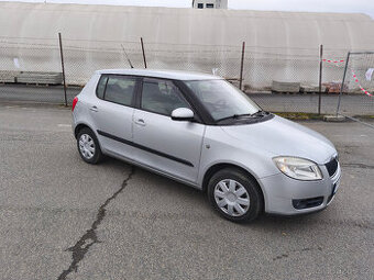 Škoda Fabia II 1,4 16V, 10/2009, servisní kniha