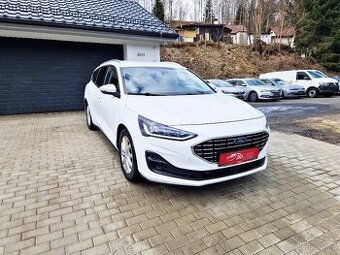 FORD FOCUS Titanium, r. v. 2022, plný servis, tažné