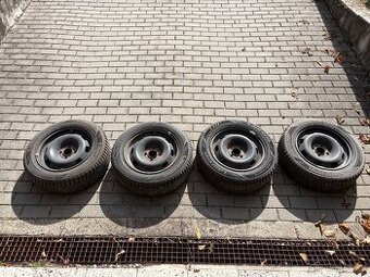 Zimní kola 185/65 R15 – Laufenn + plechové disky 4×108