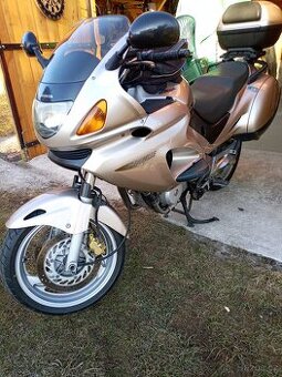 Honda NT 650 V