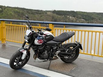 Triumph Trident Triple Tribute Edition 660