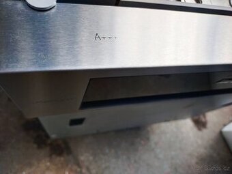 Prodám VESTAVNOU dig.myčku zn.WHIRLPOOL-ZDARMA DOVEZU--