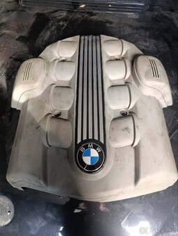 BMW E65 kryt motoru - 1