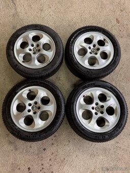 Prodám alfa Romeo zimní alu sadu pneu 205/55/16 BFGoodrich