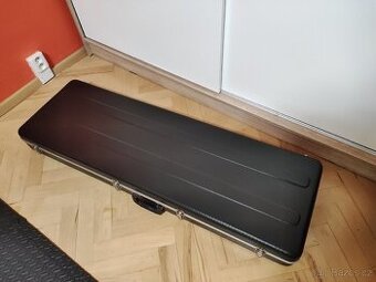 Kufr na basovou kytaru
