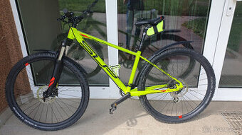 Superior 27 Racer