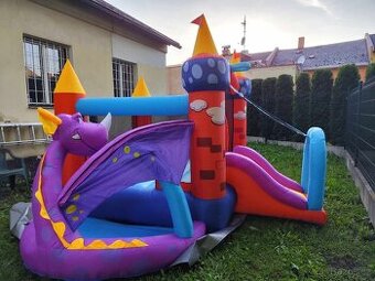Skákací hrad na oslavu narozenin, svatbu, letní párty