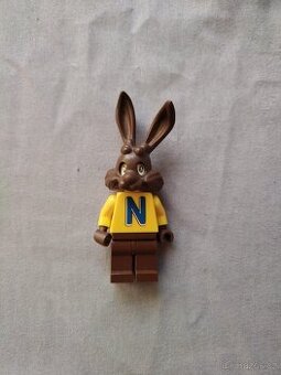 Sběratelská lego minifigurka NESQUIK BUNNY