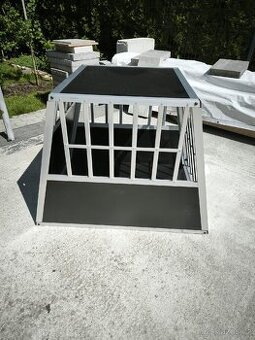 Box pro psa do auta - 1