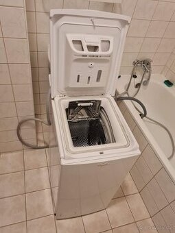 Funkcni pracka Whirlpool s vrchnim plnenim