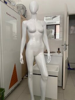 Figurína