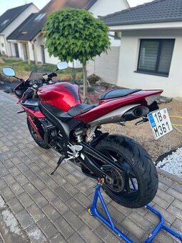Yamaha r1