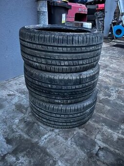 Pirelli 225/40 ZR18 - 1