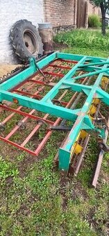 Kompaktor,kultivátor kovo Novák 3m