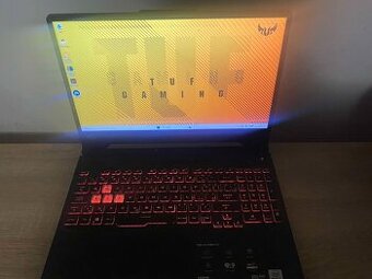 Prodám kompletní herní / pracovní set – Notebook + Monitor