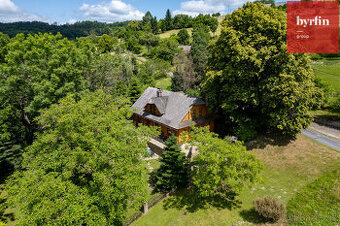 Exkluzivní nabídka bydlení – Dřevěná roubenka s historickým  - 1