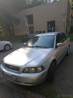 Volvo v40 - 1