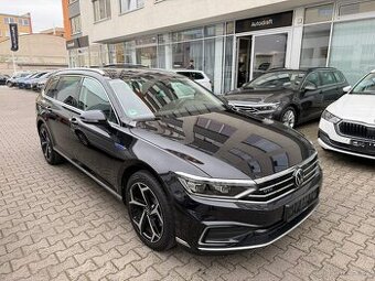 VW Passat B8 GTE Variant 1.4TSI 160kW DSG - záruka Autodraft