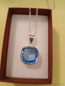 Nádherná stříbrná souprava s topazem