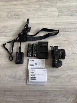 Sony a6400 + Sony E 16-50 OSS