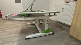 Certifikovaný rostoucí stůl s žídlí