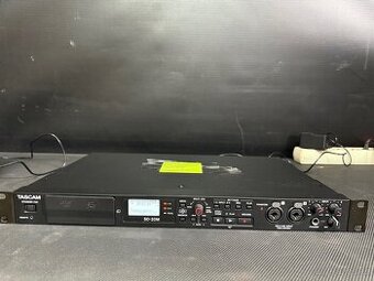 Tascam SD-20M Rackový DJ přehrávač Č11