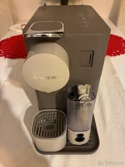 Kávovar Nespresso Lattissima One Šedý