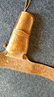 Kožený holster s opaskem