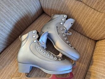 NOVÉ ZNAČKOVÉ BRUSLE BOTAS ZA SKVĚLOU CENU