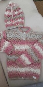 Nový svetr a čepka