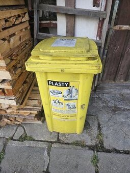 Plastovou popelnici