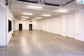 Pronájem skladu/prodejny s kanceláří, Karlovy Vary, 213 m2