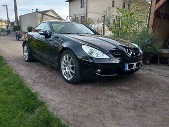 Prodám velmi pěkný Mercedes-Benz SLK 200
