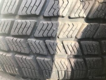 Zimní kola VW Pólo 185/60/15 čtyři kusy Barum
