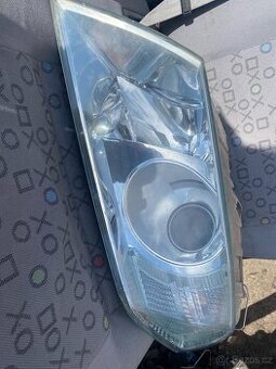 Přední originál xenony na Octavia 2 před facelift