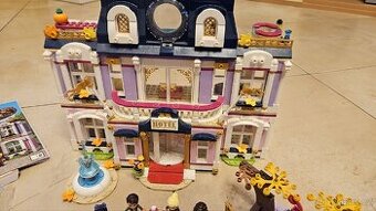 LEGO Friends 41684 Hotel v městečku Heartlake