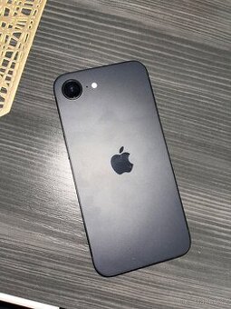 iPhone 16e
