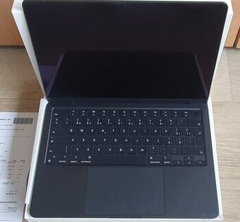 Apple MacBook Air 2022 M2, 256/8GB, záruka 18 měsíců - 1