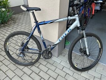 HORSKÉ KOLO TREK 4900