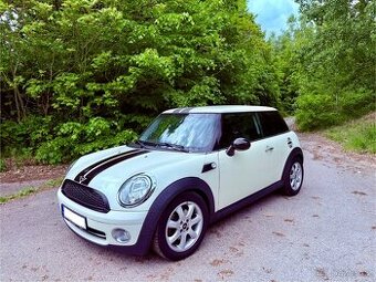 Mini Cooper R56 1.4i 70 kW, 6 kvalt, r. 2009 zachovalý.