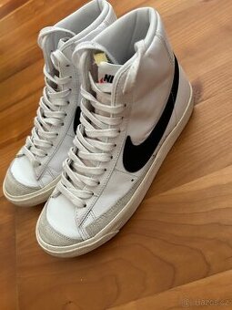 Nike blazer mid