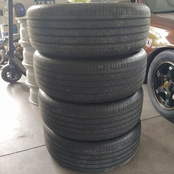 215/50/18 92V