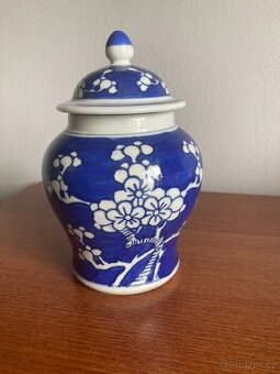 dóza z čínského porcelánu